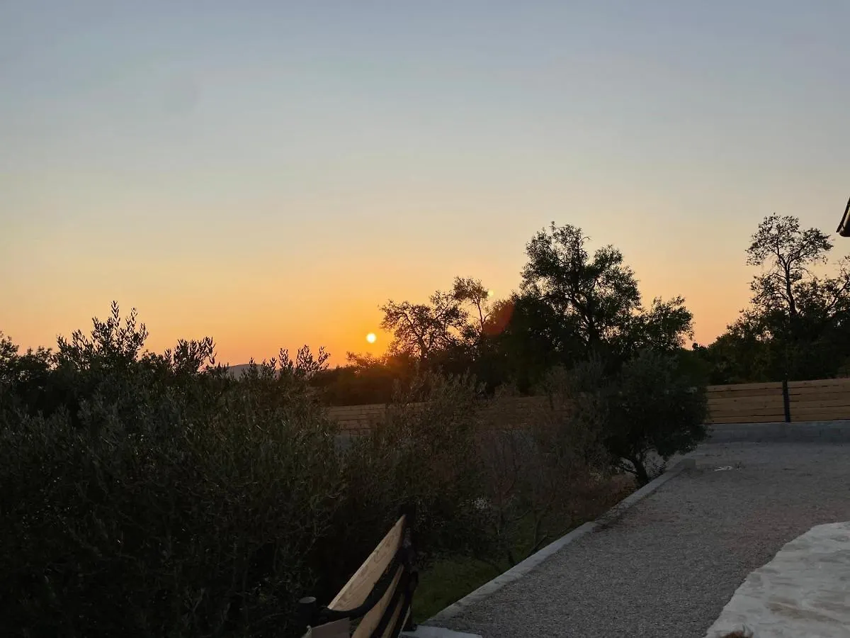 Wonderful Holiday House Bruno With Heated Pool Zadar 0*,